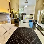 Admiral Baysuites Apartment Staycation