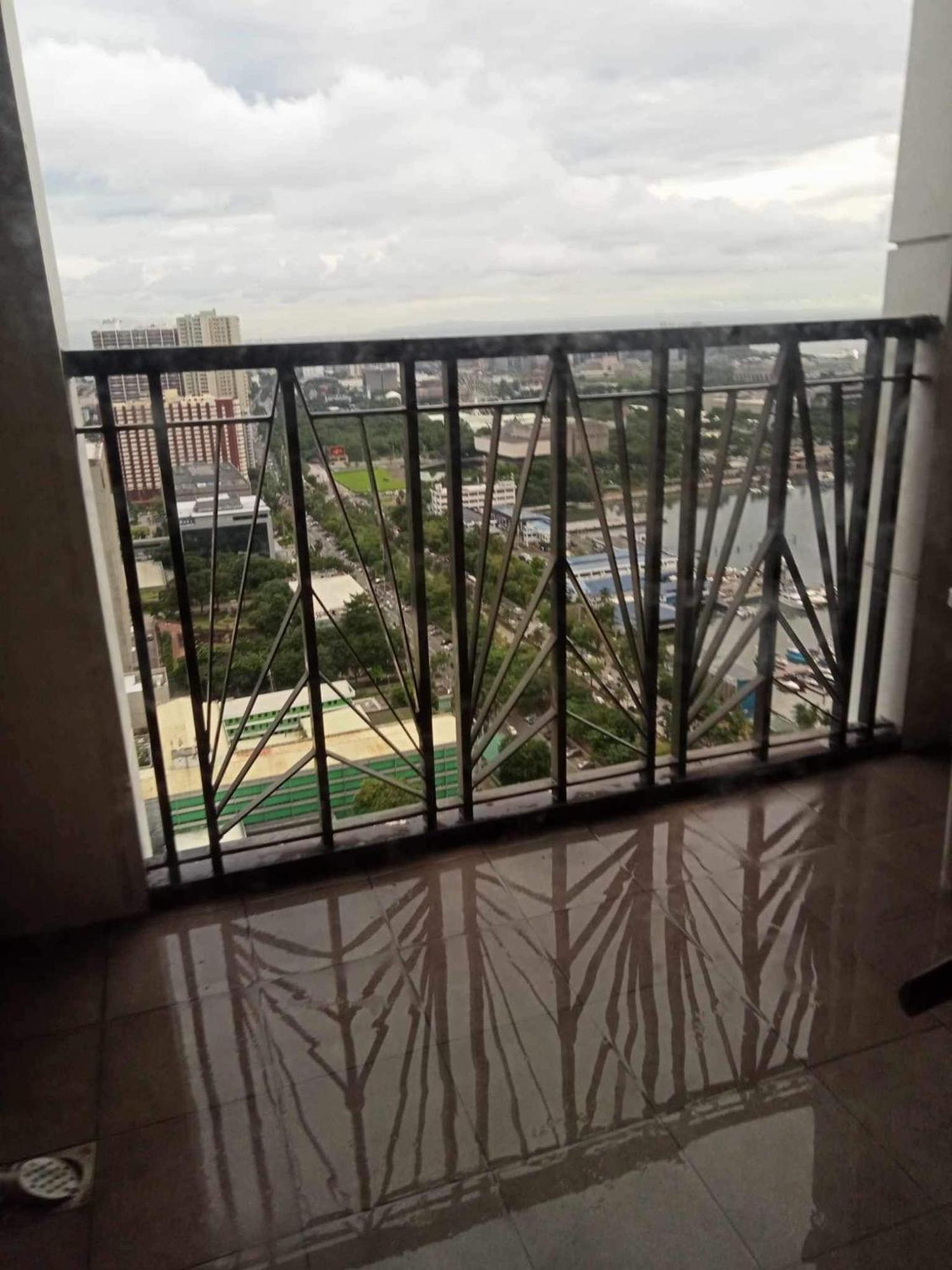 Admiral Baysuites Staycation Aparthotel