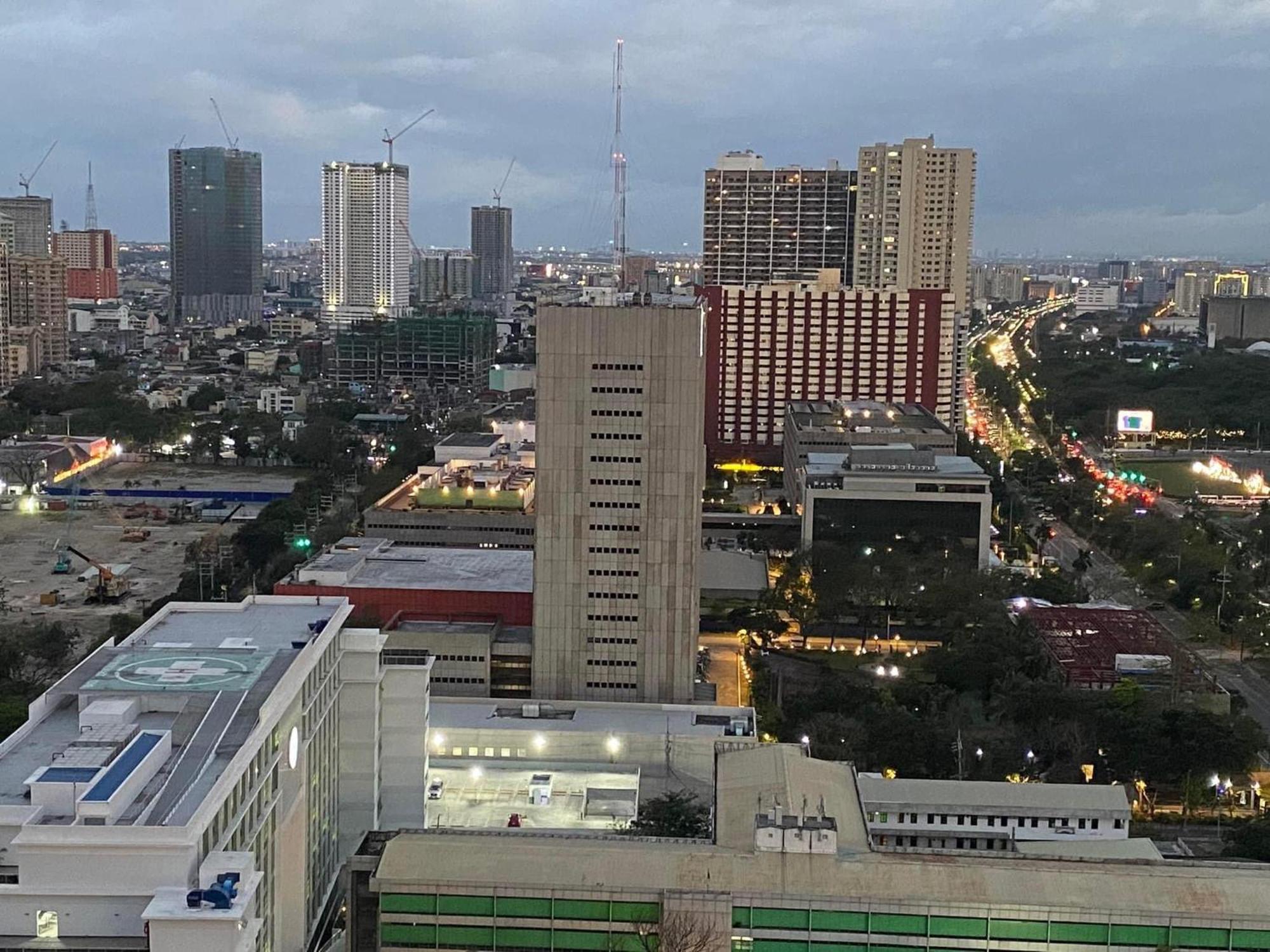 Admiral Baysuites Staycation Aparthotel