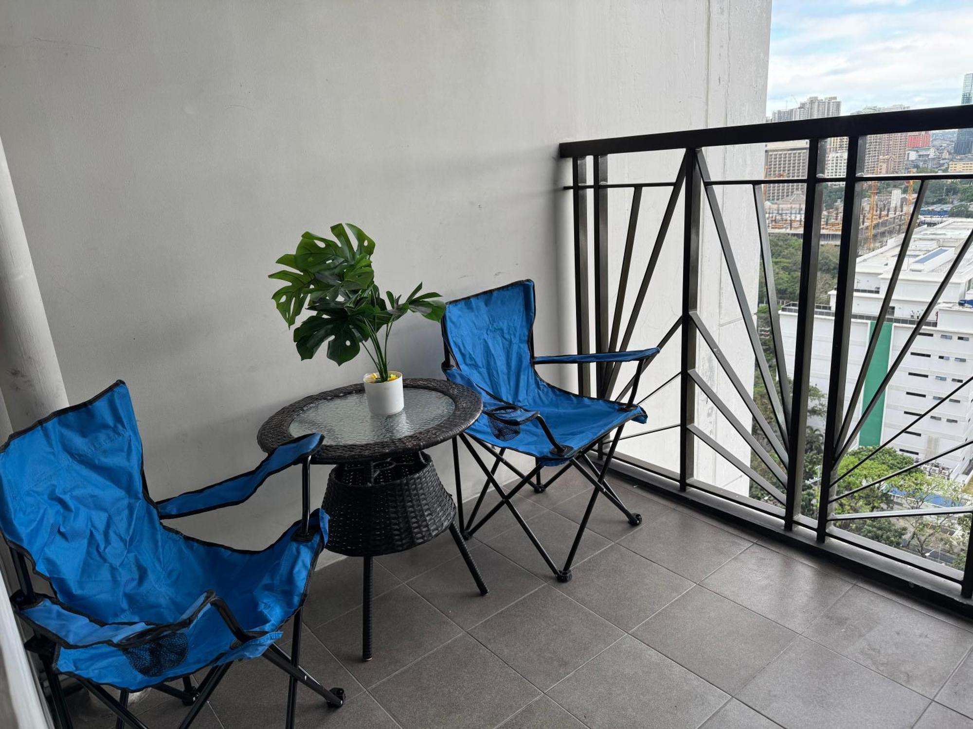 Admiral Baysuites Staycation *